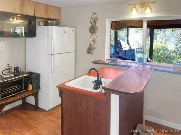 8273 E Doe Run RD, Madison, IN 47250