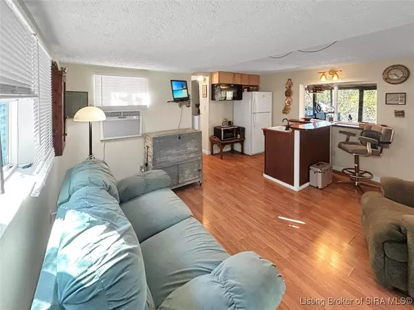 8273 E Doe Run RD, Madison, IN 47250