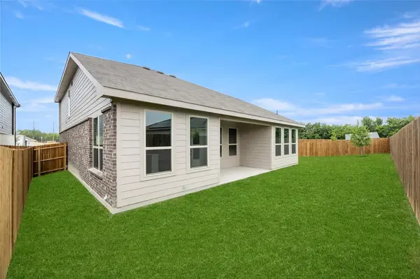 8024 Gangway Dr, Fort Worth, TX 76179-1992