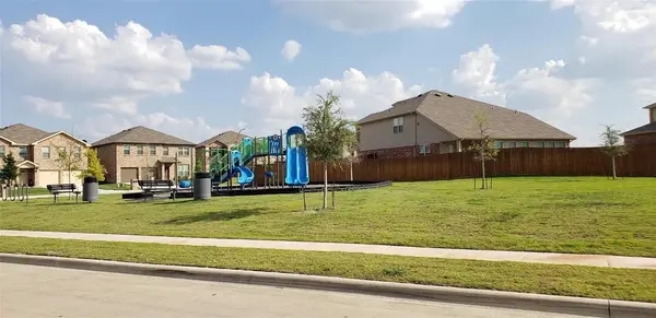 8024 Gangway Dr, Fort Worth, TX 76179-1992