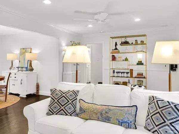 Dallas, TX 75218-1027,10132 Baronne Cir