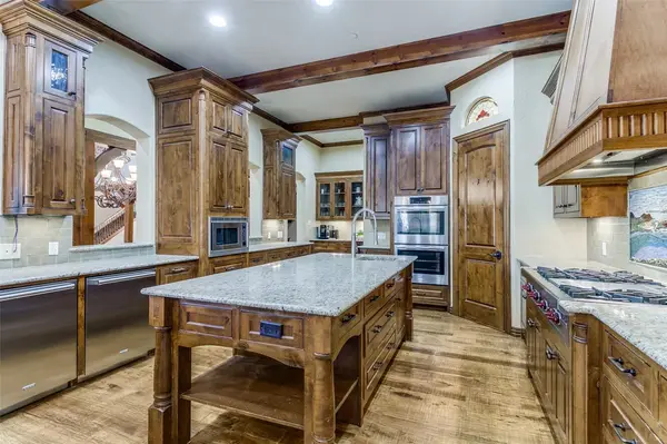 3017 Loch Meadow Ct, Southlake, TX 76092-2618