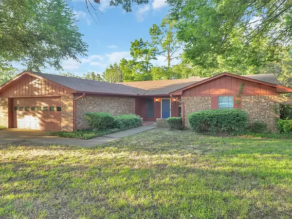 4032 Shadow Cir, Denison, TX 75020-3730