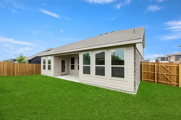8024 Gangway Dr, Fort Worth, TX 76179-1992