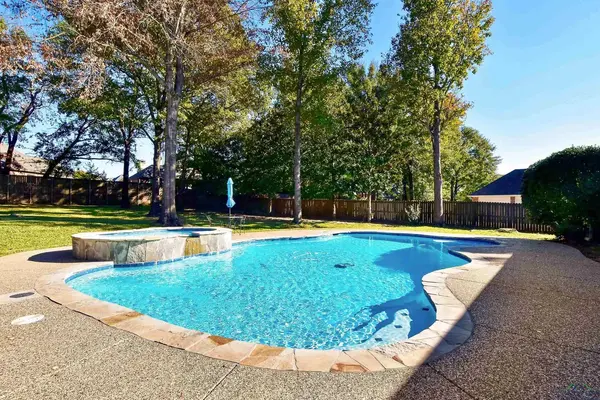 18759 Vista Oak Dr, Flint, TX 75762-8736