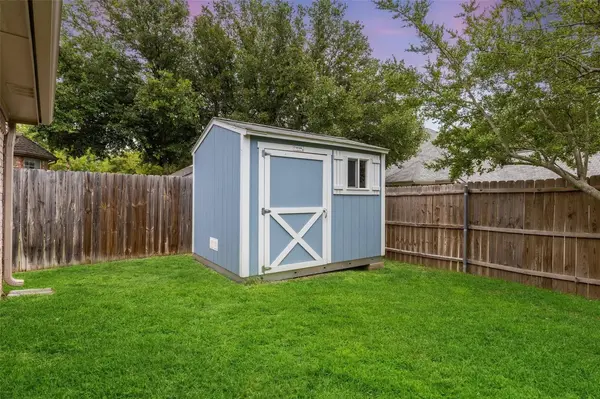 8200 Pecan Ridge Dr, North Richland Hills, TX 76182-8416