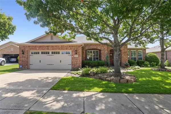 849 Carrington Greens Dr, Frisco, TX 75036-3455