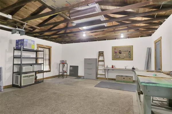 2204 Creechville Road, Ennis, TX 75119