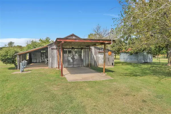 2204 Creechville Road, Ennis, TX 75119