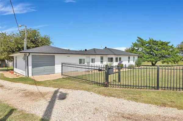 2204 Creechville Road, Ennis, TX 75119