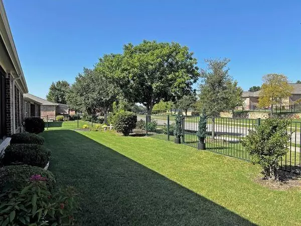 862 Carrington Greens Drive, Frisco, TX 75036