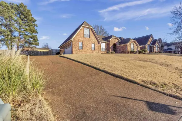 4936 RIVERCREST LN, Bartlett, TN 38135