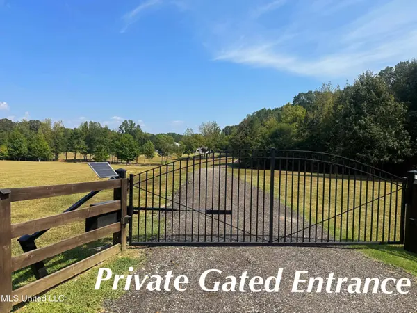 47 Fulmer Road, Como, MS 38619