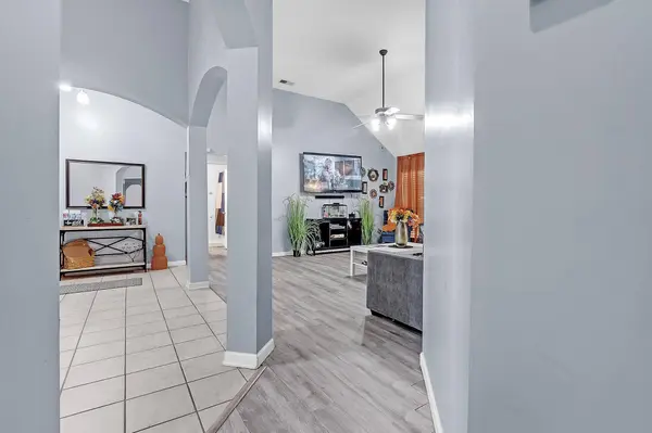 10215 N GREEN MOSS DR, Cordova, TN 38018