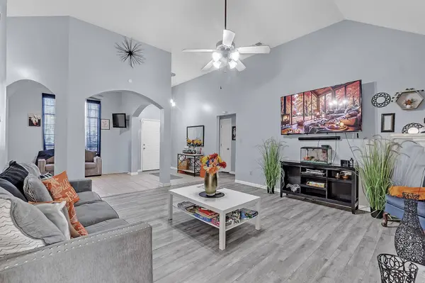 10215 N GREEN MOSS DR, Cordova, TN 38018