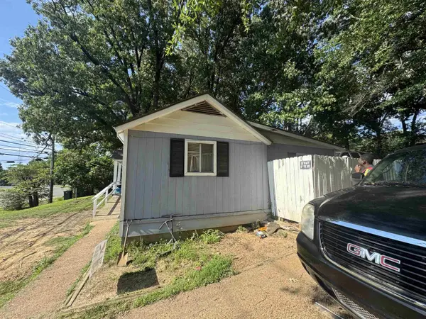 2166 THOMAS RD, Memphis, TN 38134