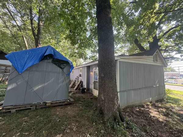 2166 THOMAS RD, Memphis, TN 38134