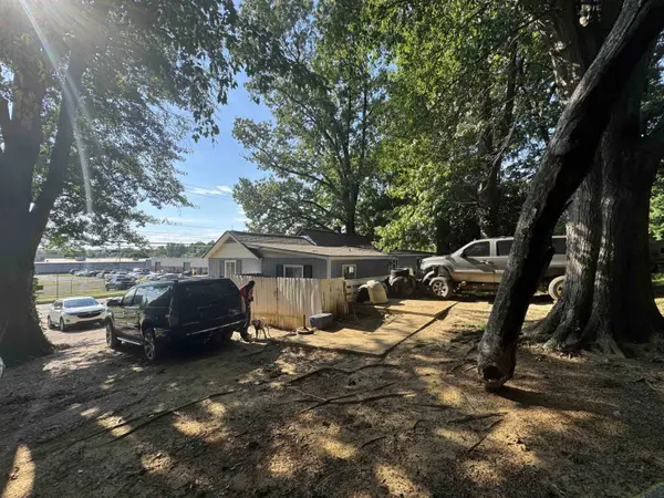 2166 THOMAS RD, Memphis, TN 38134