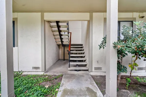 1048 N Abbott AVE, Milpitas, CA 95035