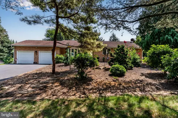 1 CHALFONT CIR, Hummelstown, PA 17036