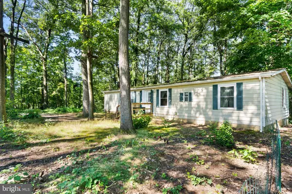 8287 PLEASANT VALLEY RD, Stewartstown, PA 17363