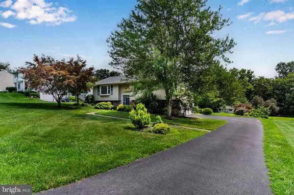 7 DORCHESTER RD, Hummelstown, PA 17036