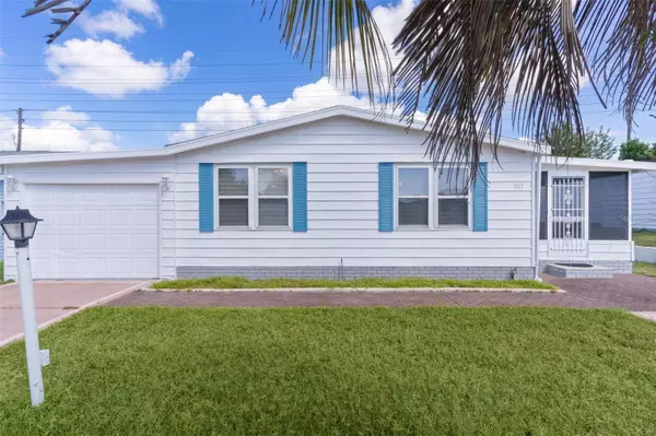 817 HIBISCUS DR, The Villages, FL 32159