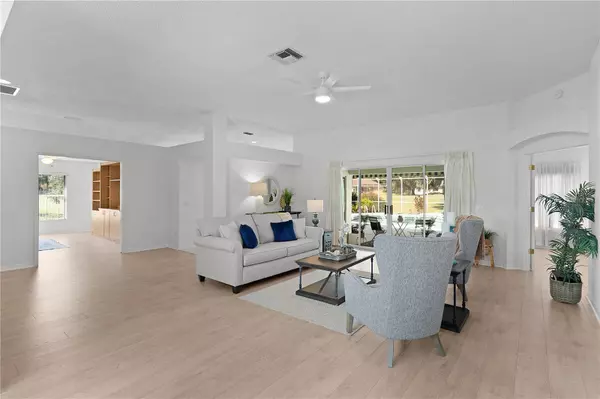 2028 PALO ALTO AVE, Lady Lake, FL 32159