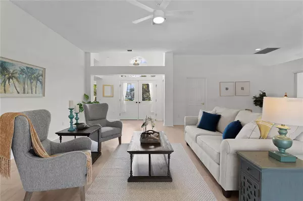 2028 PALO ALTO AVE, Lady Lake, FL 32159