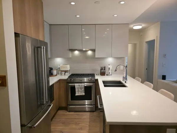 258 Nelson's CT #507, New Westminster, BC V3L 0J9