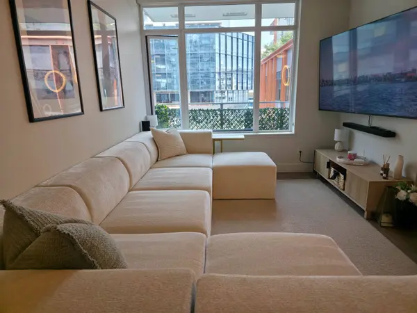 258 Nelson's CT #507, New Westminster, BC V3L 0J9