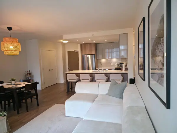 258 Nelson's CT #507, New Westminster, BC V3L 0J9