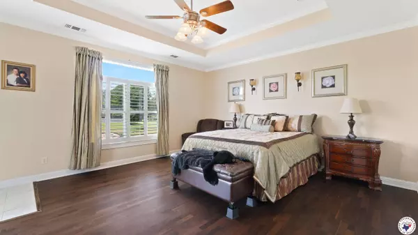 11 Tyler Ln, Hooks, TX 75561