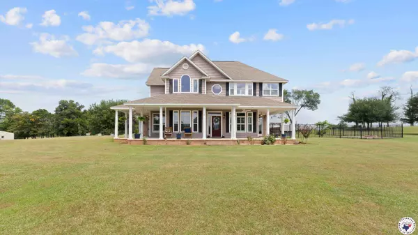 11 Tyler Ln, Hooks, TX 75561