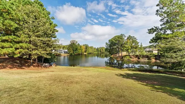 1243 Beaver Lake Dr, Texarkana, TX 75503