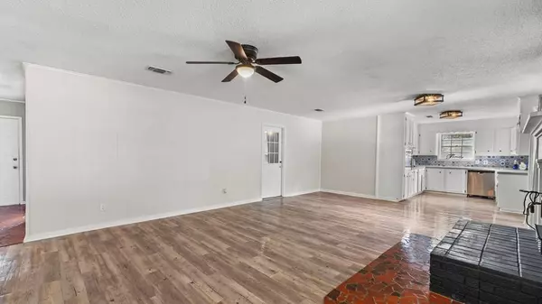 2791 Goodwin Rd, Hooks, TX 75561