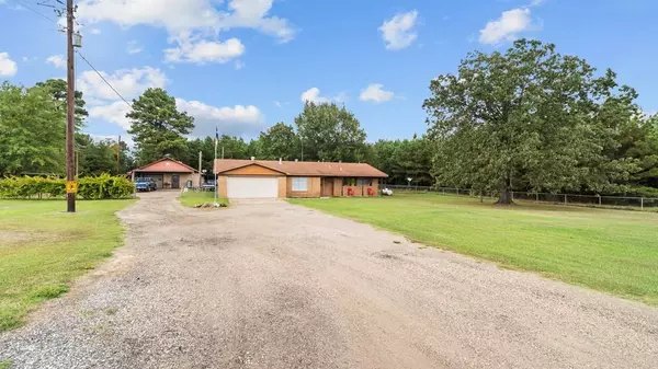 2791 Goodwin Rd, Hooks, TX 75561