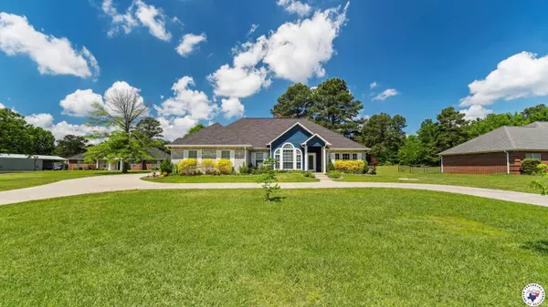 50 Beaver Lake Dr, Texarkana, TX 75501