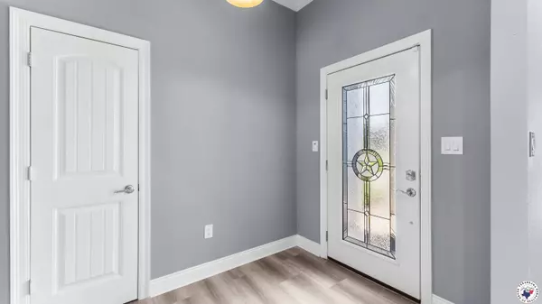 50 Beaver Lake Dr, Texarkana, TX 75501