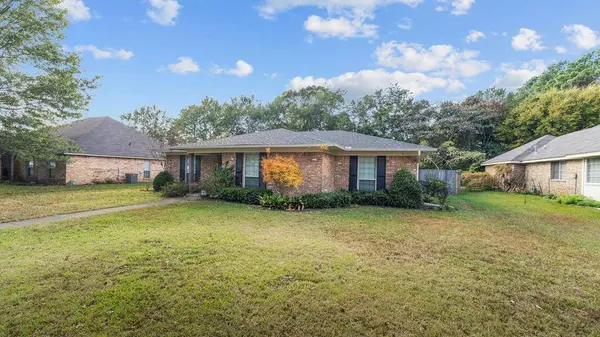 35 Lanshire Dr, Texarkana, TX 75503