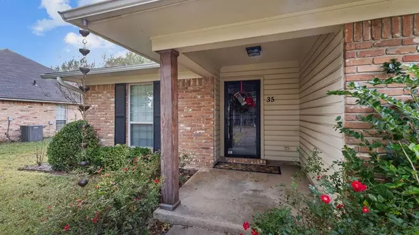 35 Lanshire Dr, Texarkana, TX 75503