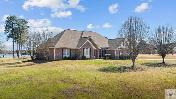 437 Beaver Lake Dr, Texarkana, TX 75501