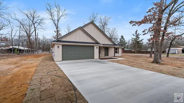 800 9th Street, Hooks, TX 75561