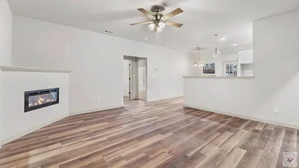 800 9th Street, Hooks, TX 75561