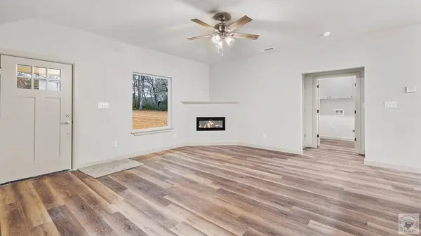 800 9th Street, Hooks, TX 75561
