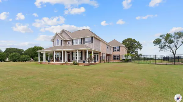 11 Tyler Ln, Hooks, TX 75561