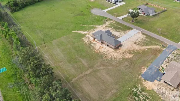 271 Kentucky Cir, Hooks, TX 75561