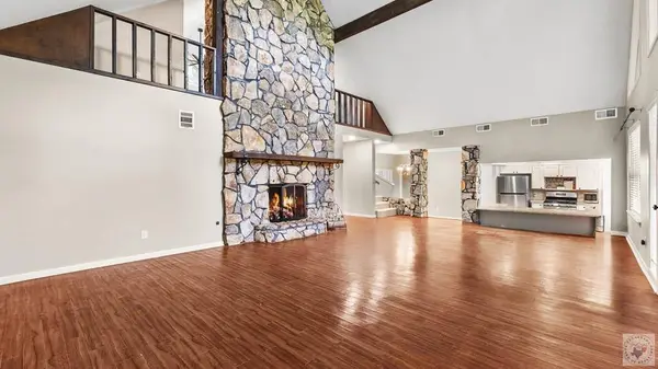8 Pine Ridge Cir, Texarkana, TX 75503