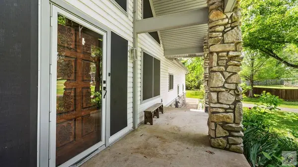 8 Pine Ridge Cir, Texarkana, TX 75503