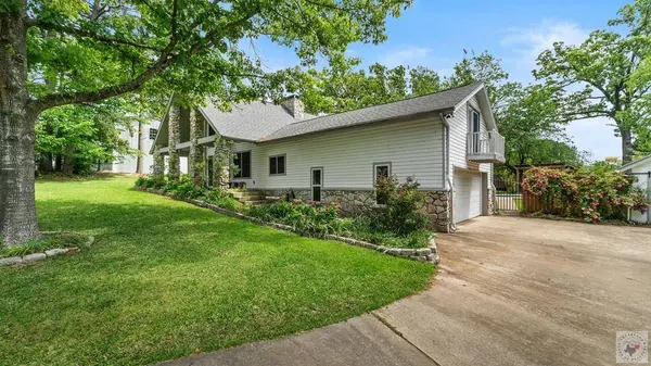 8 Pine Ridge Cir, Texarkana, TX 75503
